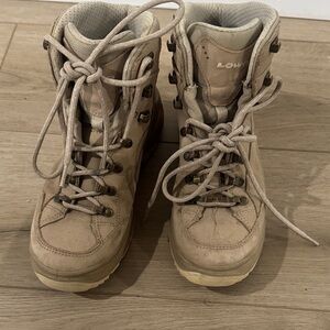 Lowa Renegade GTX Mid Women’s Boots Waterproof Vibram